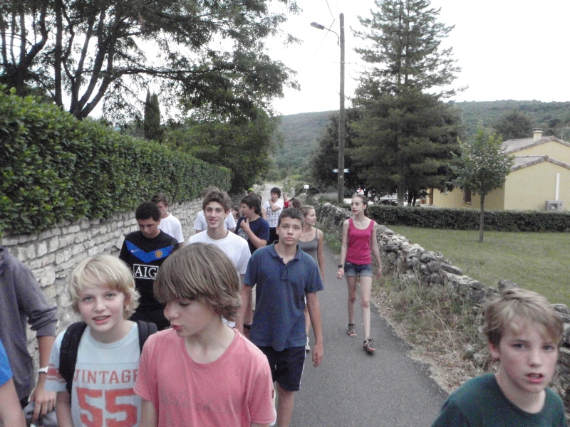 Village Camps International Summer Camp Ard&egrave;che, France 2019-07-26 https://www.villagecamps.com/journals_admin/images/66-10-Strolling to the night market.jpg